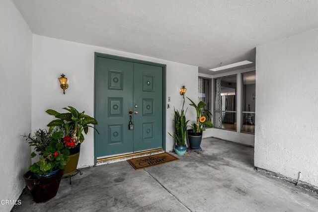 1215 Lawrence Way, Oxnard, CA 93035 - doorway to property featuring stucco siding