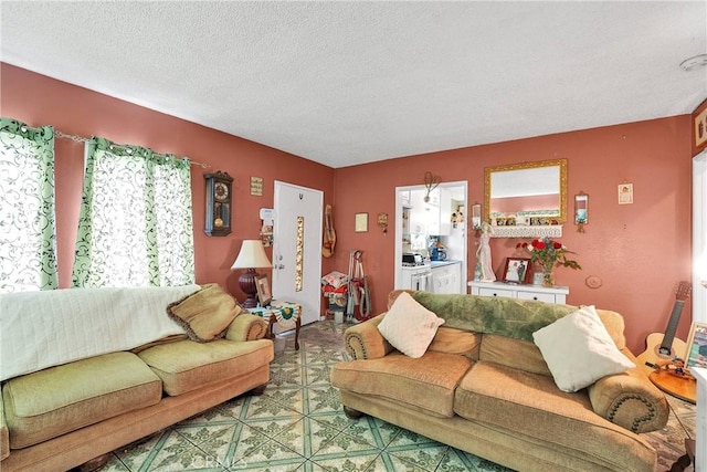 470 E Home St, Long Beach, CA 90805 - living area featuring a textured ceiling