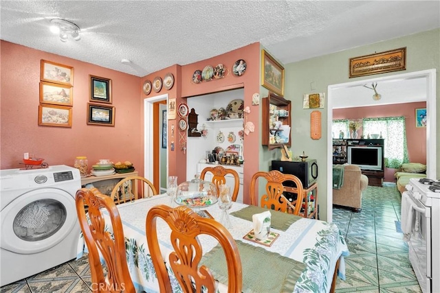 470 E Home St, Long Beach, CA 90805 - dining room with washer / dryer and a textured ceiling