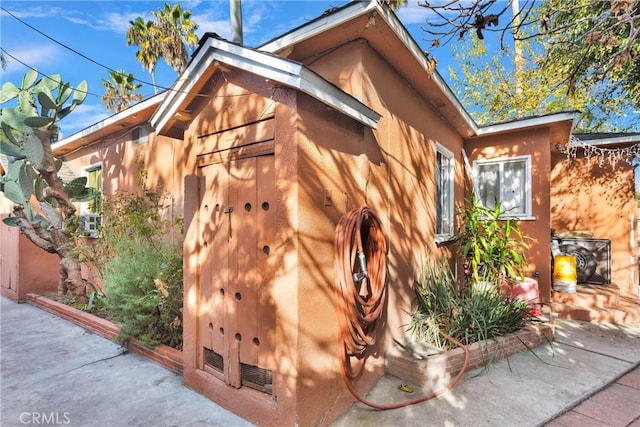 470 E Home St, Long Beach, CA 90805 - view of home's exterior featuring stucco siding