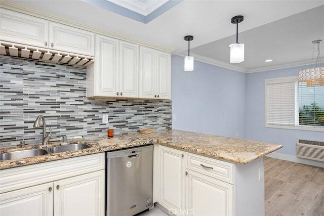 4014 Calle Sonora Oeste Unit 1G, Laguna Woods, CA 92637 - kitchen with dishwasher, a sink, a peninsula, light wood-style flooring, and backsplash