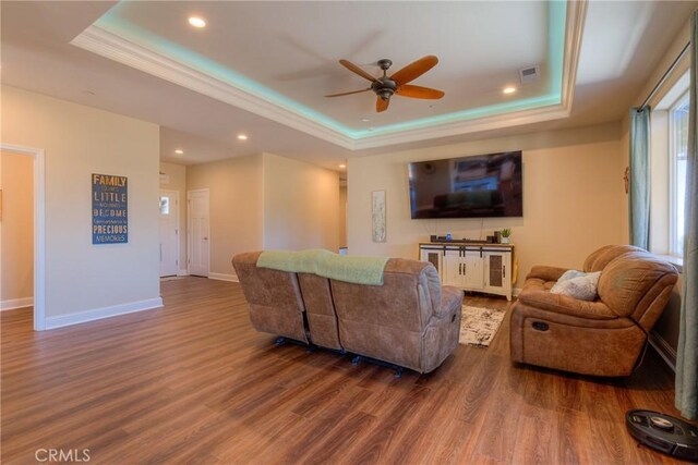 2381 Clearview Dr, Paradise, CA 95969 - living area with a raised ceiling, ceiling fan, wood finished floors, baseboards, and recessed lighting