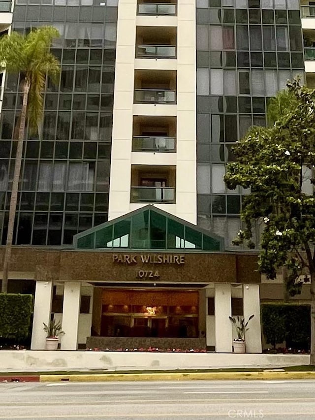10724 Wilshire Blvd Unit 1010, Los Angeles, CA 90024 - view of apartment building / complex