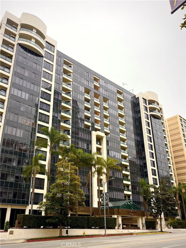 10724 Wilshire Blvd Unit 1010, Los Angeles, CA 90024 - view of apartment building / complex