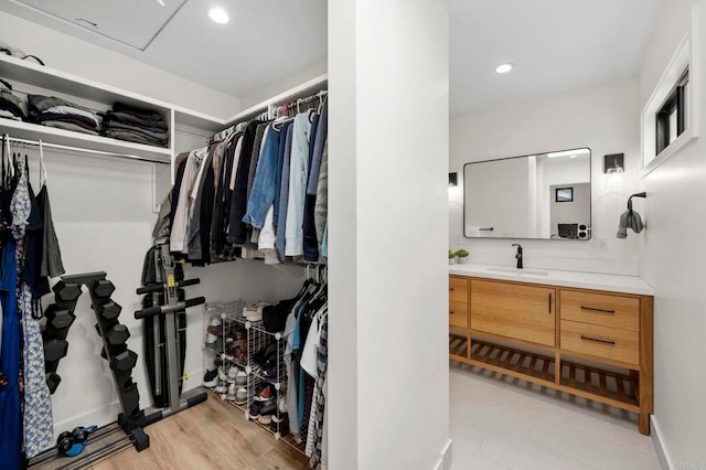 1125 Arcadia Rd, Encinitas, CA 92024 - spacious closet with a sink