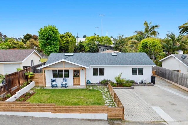 1125 Arcadia Rd, Encinitas, CA 92024 - view of front of home with roof with shingles