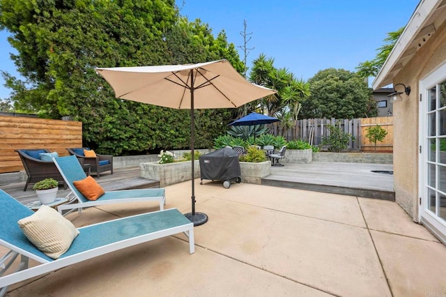 1125 Arcadia Rd, Encinitas, CA 92024 - view of patio with a grill