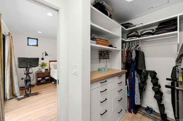 1125 Arcadia Rd, Encinitas, CA 92024 - walk in closet featuring light wood-type flooring