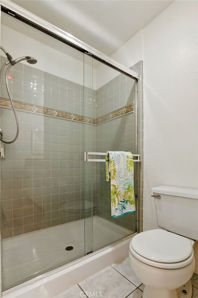 1406 Brett Pl Unit 112, San Pedro, CA 90732 - bathroom with toilet and a shower stall