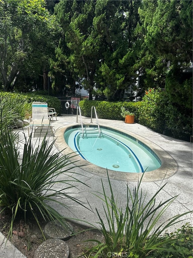 1406 Brett Pl Unit 112, San Pedro, CA 90732 - view of pool with a pool, a patio area, and a community hot tub
