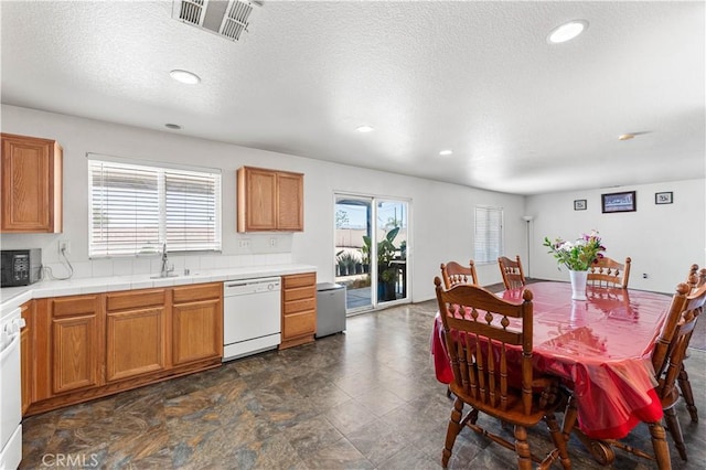16029 White Mountain Pl, Victorville, CA 92394 - dining area featuring recessed lighting and a textured ceiling