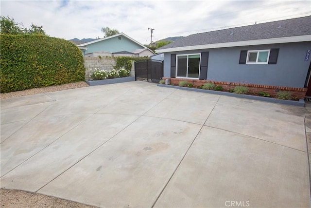 572 Willowgrove Ave, Glendora, CA 91741 - view of patio / terrace featuring a gate