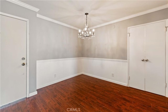 5460 White Oak Ave Unit E339, Encino, CA 91316 - unfurnished room with a chandelier, a wainscoted wall, hardwood / wood-style flooring, and ornamental molding