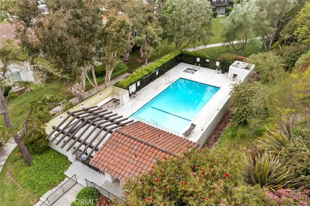 31 Aspen Way, Rolling Hills Estates, CA 90274 - community pool with a patio