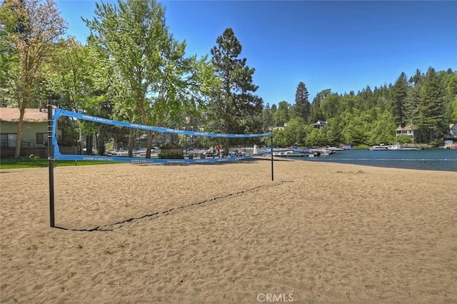 27657 Peninsula Dr Unit 131, Lake Arrowhead, CA 92352 - surrounding community with volleyball court and a water view