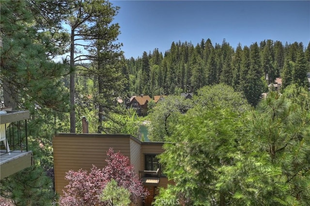 27657 Peninsula Dr Unit 131, Lake Arrowhead, CA 92352 - view of yard with a view of trees