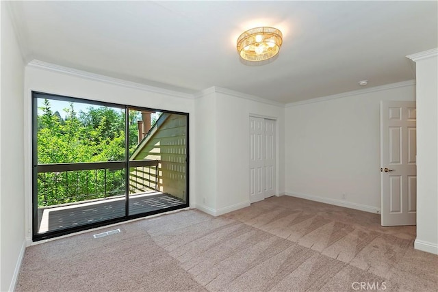 27657 Peninsula Dr Unit 131, Lake Arrowhead, CA 92352 - spare room featuring carpet flooring, crown molding, and a smoke detector