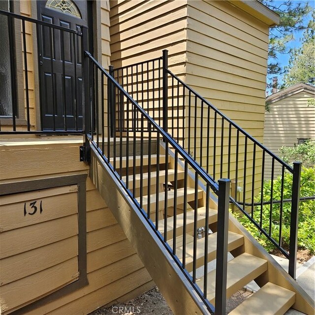 27657 Peninsula Dr Unit 131, Lake Arrowhead, CA 92352 - view of staircase