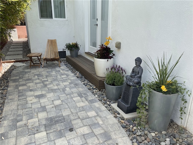 16827 Bircher St, Granada Hills, CA 91344 - view of patio