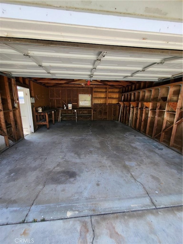 253 S Franklin St, Hemet, CA 92543 - view of garage