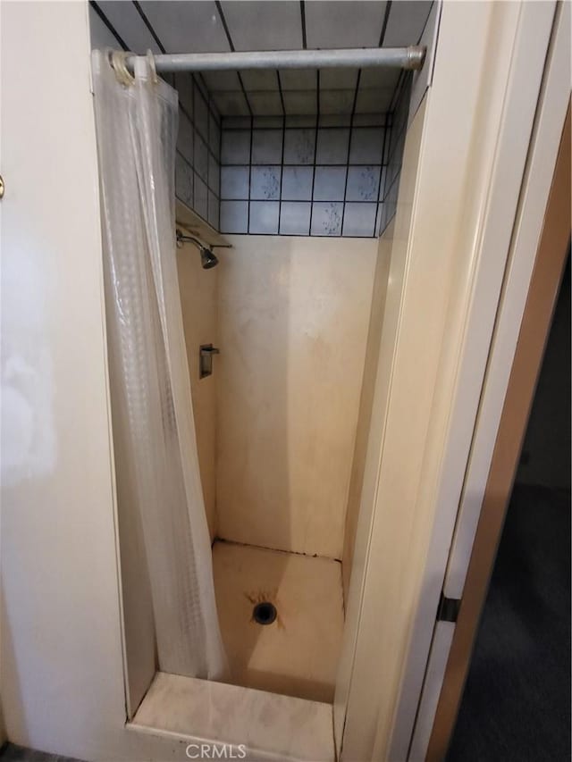 253 S Franklin St, Hemet, CA 92543 - full bathroom with a shower stall