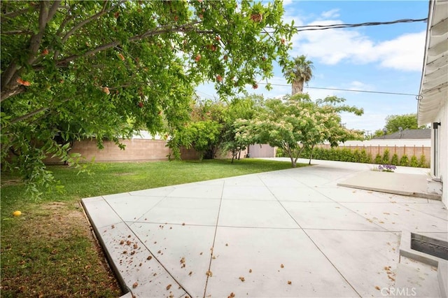 17435 Lassen St, Northridge, CA 91325 - view of patio