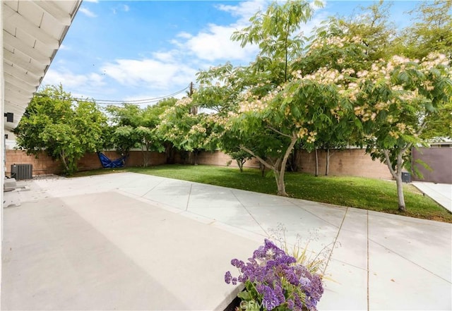 17435 Lassen St, Northridge, CA 91325 - view of patio featuring central AC
