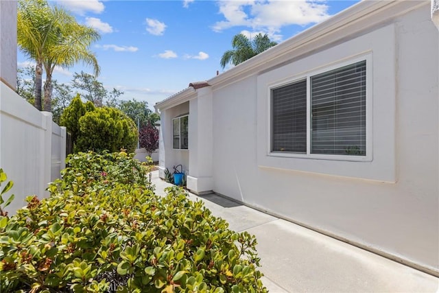 40612 Via Amapola, Murrieta, CA 92562 - view of side of property featuring stucco siding