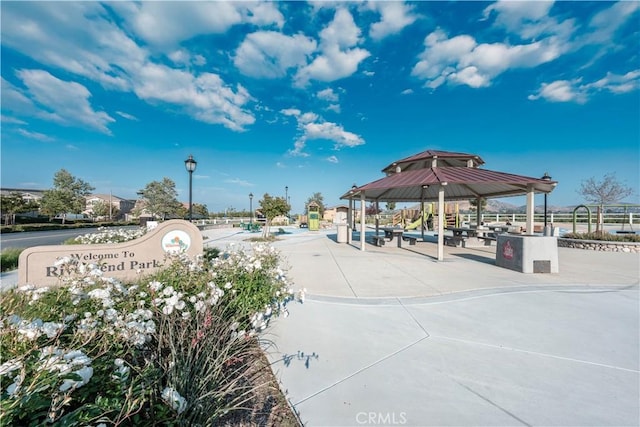 6940 Lagoon Ct, Jurupa Valley, CA 91752 - view of home's community with a gazebo