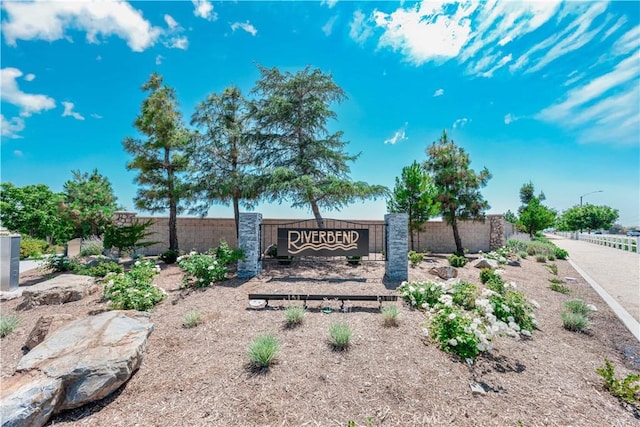 6940 Lagoon Ct, Jurupa Valley, CA 91752 - view of community / neighborhood sign