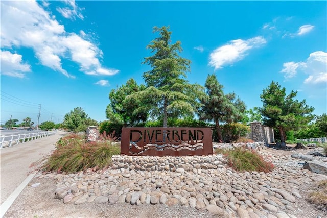 6940 Lagoon Ct, Jurupa Valley, CA 91752 - view of community / neighborhood sign