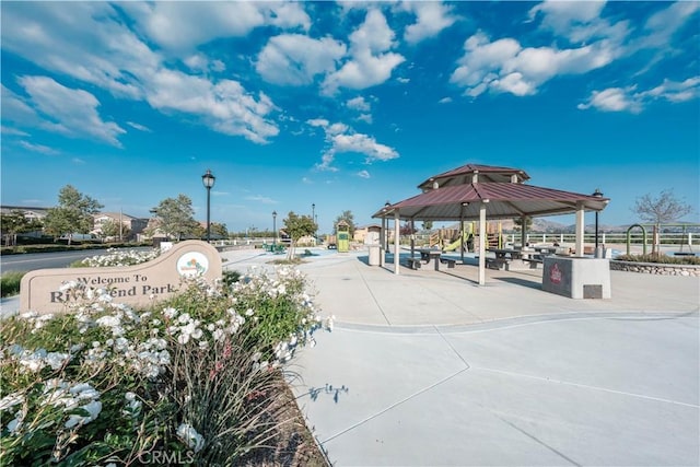 6940 Lagoon Ct, Jurupa Valley, CA 91752 - view of property's community featuring a gazebo
