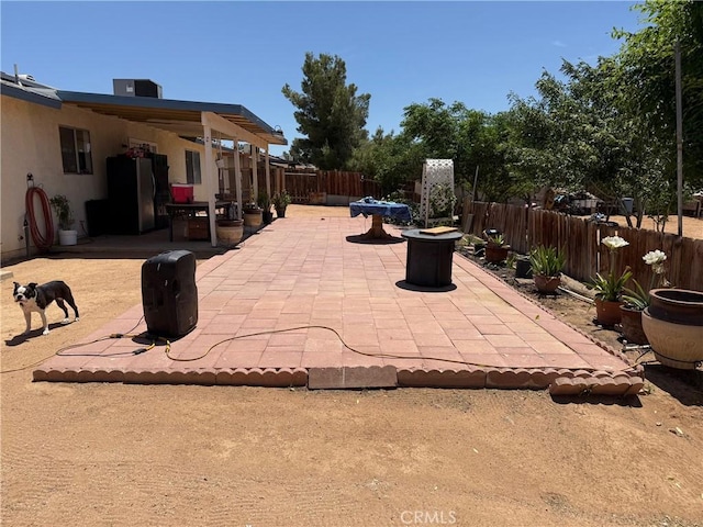 13484 Franceska Rd, Apple Valley, CA 92308 - fenced backyard featuring a patio