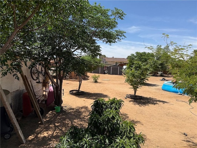 13484 Franceska Rd, Apple Valley, CA 92308 - view of yard