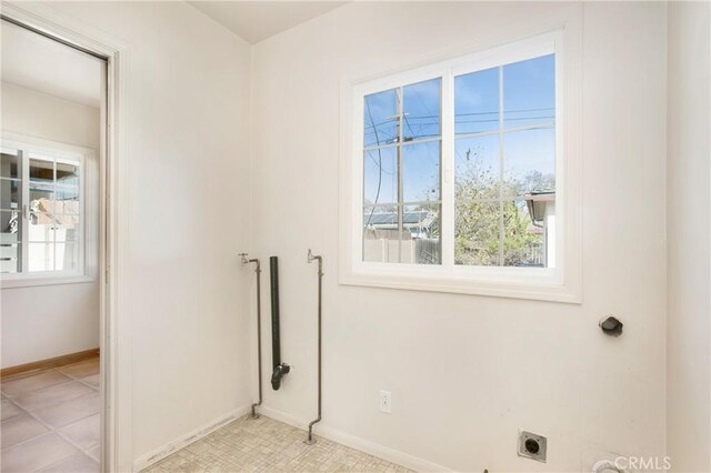 1401 N Linwood Ave, Santa Ana, CA 92701 - unfurnished room with baseboards