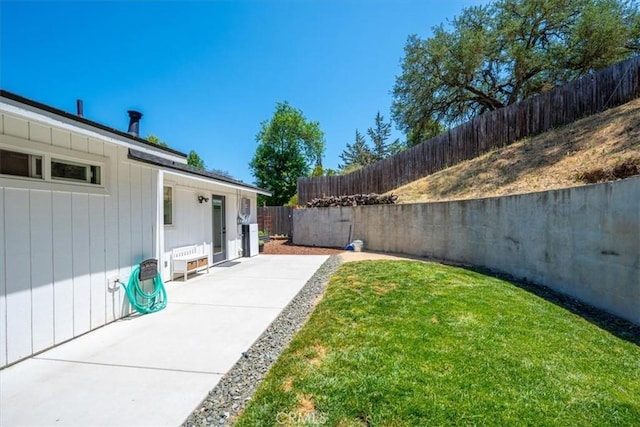 7560 Castano Ave, Atascadero, CA 93422 - view of yard featuring a patio area