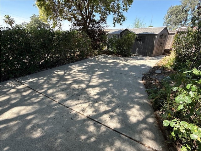 149 Acacia Ave, Oroville, CA 95966 - view of patio with concrete driveway