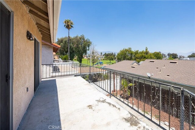 1186 Runaway Cir, Colton, CA 92324 - photo 20