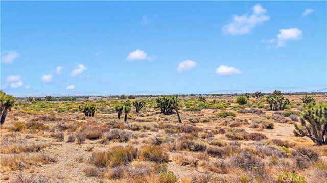 9234 E Arrowhead Rd, Phelan, CA 92371