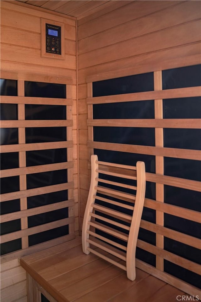 59425 Sun Mesa Rd, Yucca Valley, CA 92284 - sauna with wood walls