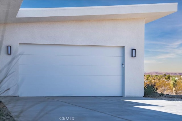 59425 Sun Mesa Rd, Yucca Valley, CA 92284 - garage featuring driveway