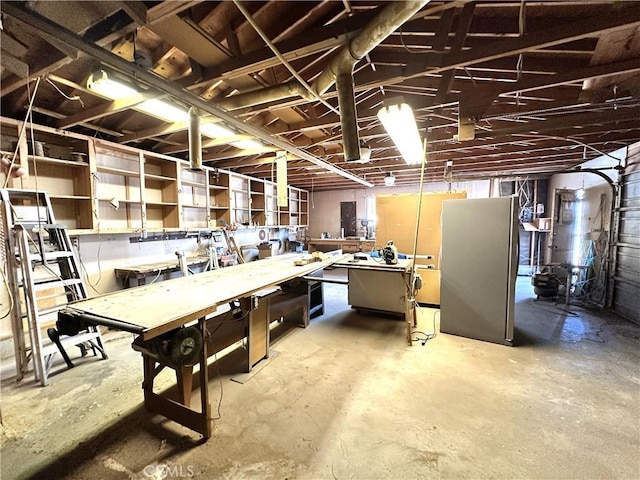 950 Cedar St, Corona, CA 92879 - below grade area featuring a workshop area