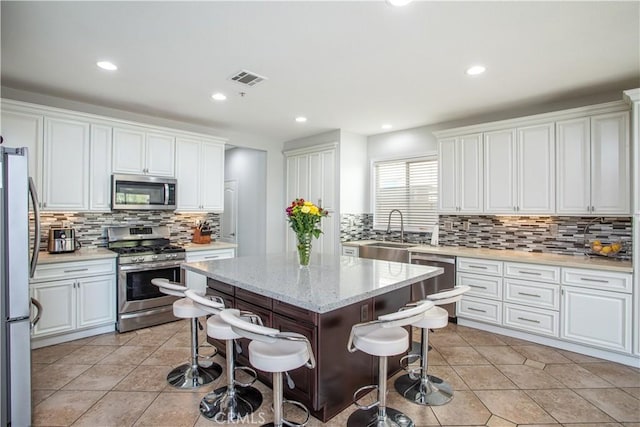 16825 Maidstone Ln, Fontana, CA 92336 - photo 9