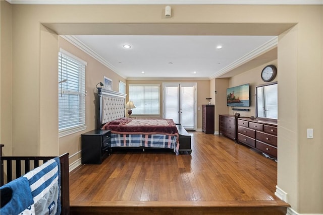 2514 Bulrush Cir, Corona, CA 92882 - bedroom with wood-type flooring, ornamental molding, baseboards, and recessed lighting