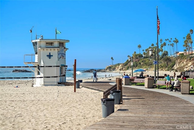 2175 S Coast Hwy Unit 16, Laguna Beach, CA 92651 - view of property's community featuring view of water and beach and volleyball court