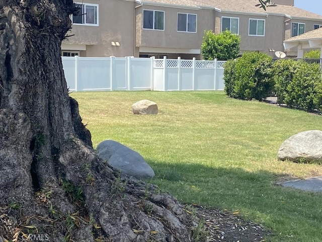 44516 La Paz Rd, Temecula, CA 92592 - view of yard