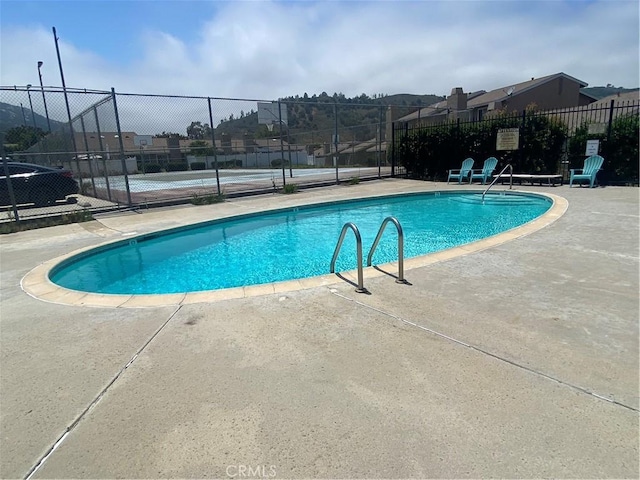 44516 La Paz Rd, Temecula, CA 92592 - view of community pool
