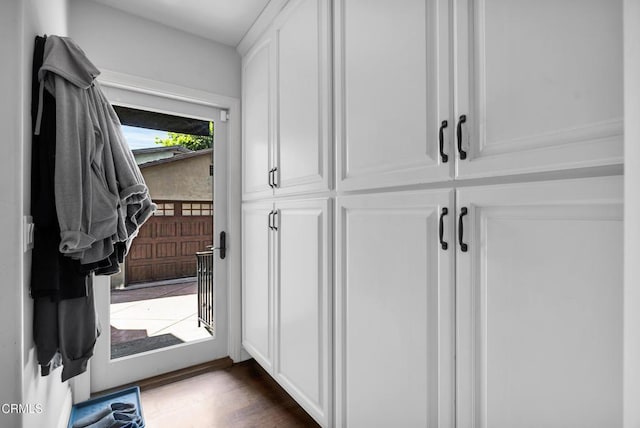 171 N Sunset Pl, Monrovia, CA 91016 - doorway with dark wood-style floors