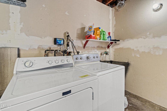 374 Will Ave, Oxnard, CA 93036 - laundry room with washing machine and clothes dryer