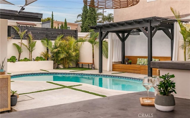 377 Flint Ave, Long Beach, CA 90814 - outdoor pool with a patio area